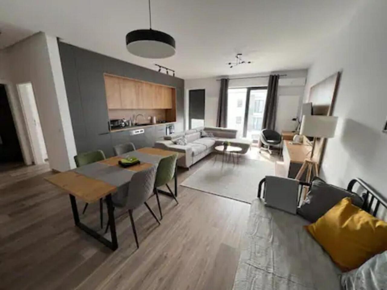 High-Rise Luxury Apartment With Free Parking Bukarest Kültér fotó