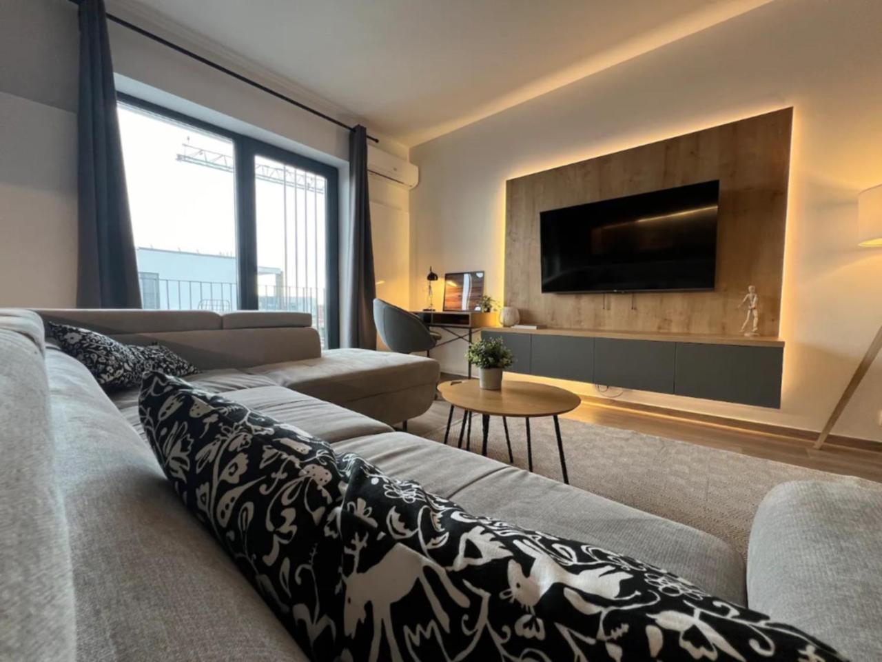 High-Rise Luxury Apartment With Free Parking Bukarest Kültér fotó