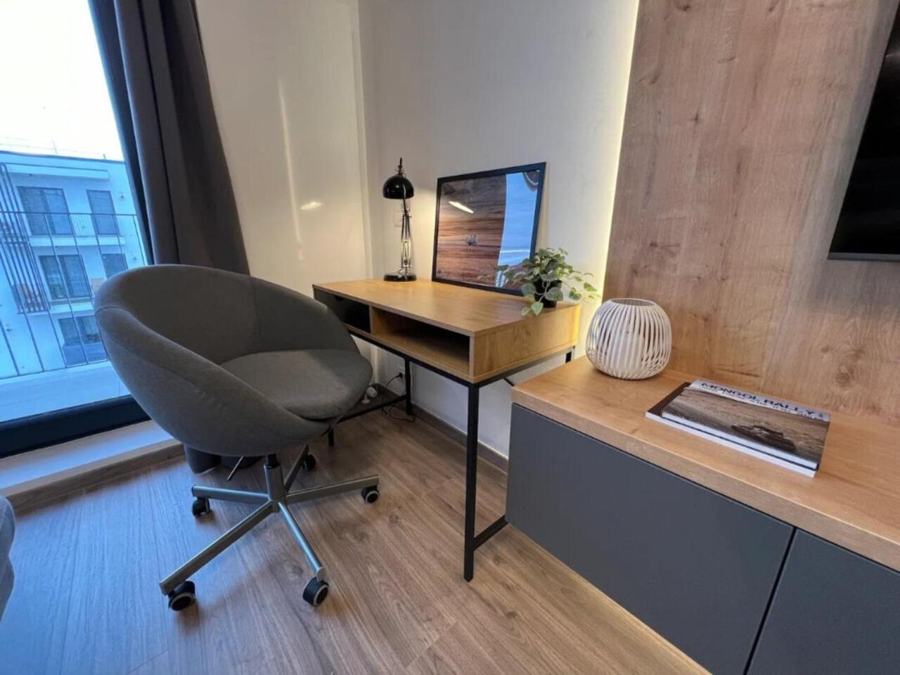 High-Rise Luxury Apartment With Free Parking Bukarest Kültér fotó