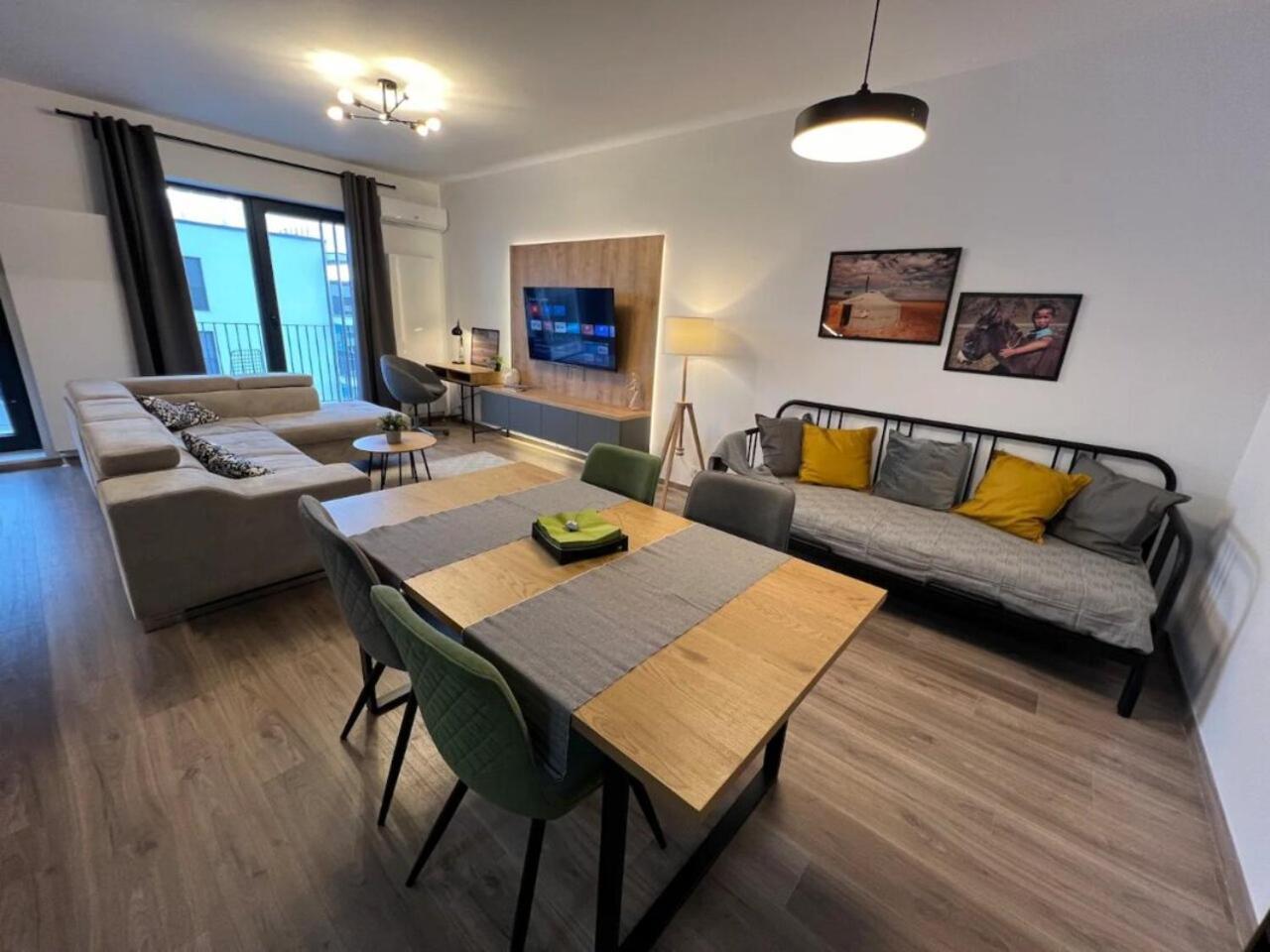 High-Rise Luxury Apartment With Free Parking Bukarest Kültér fotó