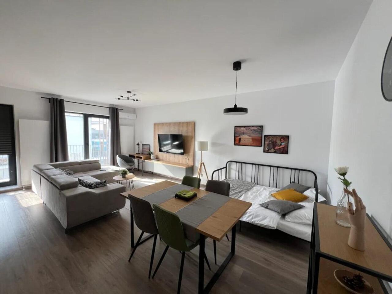 High-Rise Luxury Apartment With Free Parking Bukarest Kültér fotó