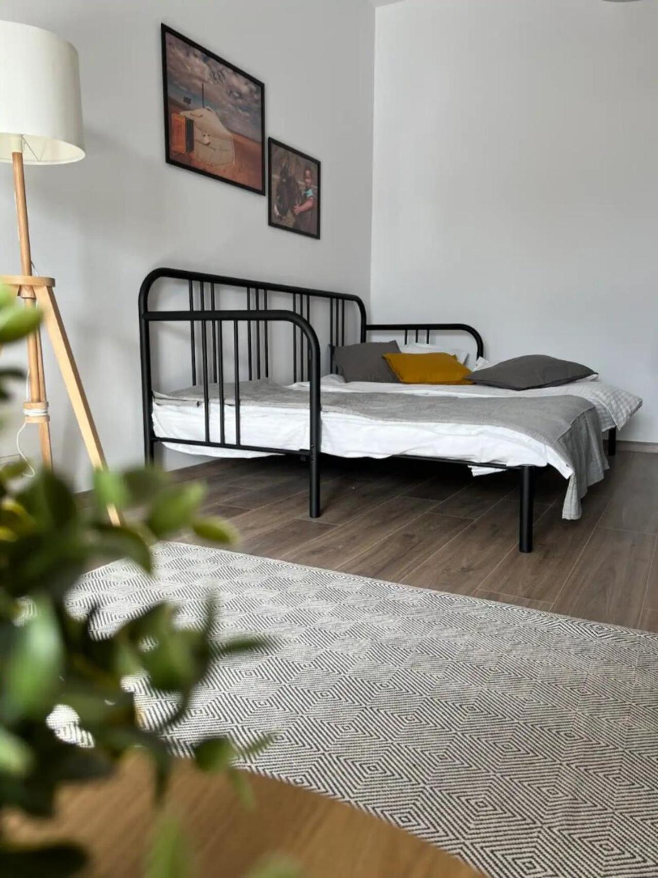High-Rise Luxury Apartment With Free Parking Bukarest Kültér fotó