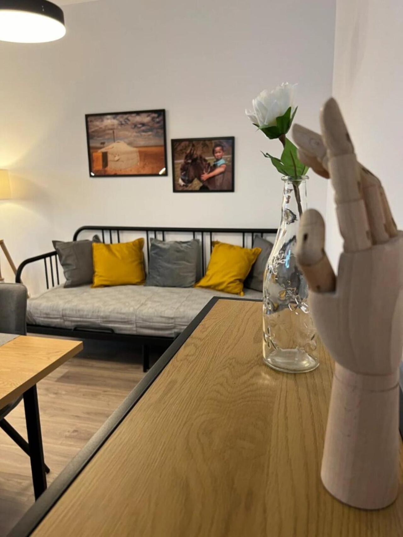High-Rise Luxury Apartment With Free Parking Bukarest Kültér fotó